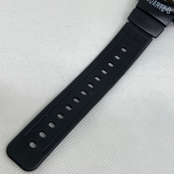 Vintage digital Quartz watch 39mm “strength for living”black tone plastic band i - Picture 4 of 5